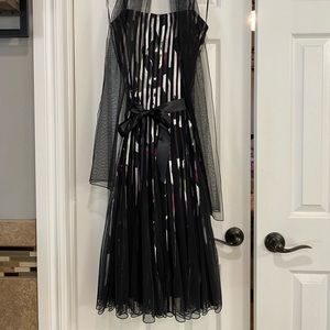 Cache Size 8 Cocktail/Formal Dress with Spaghetti Straps Black Tulle Scarf/Shawl